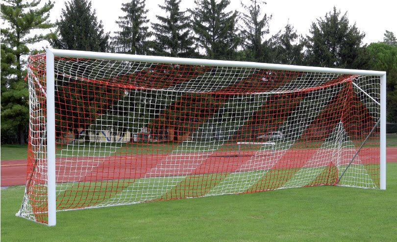 But de football en aluminium
