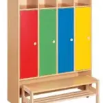 Armoire de vestiaire colorée avec banquette